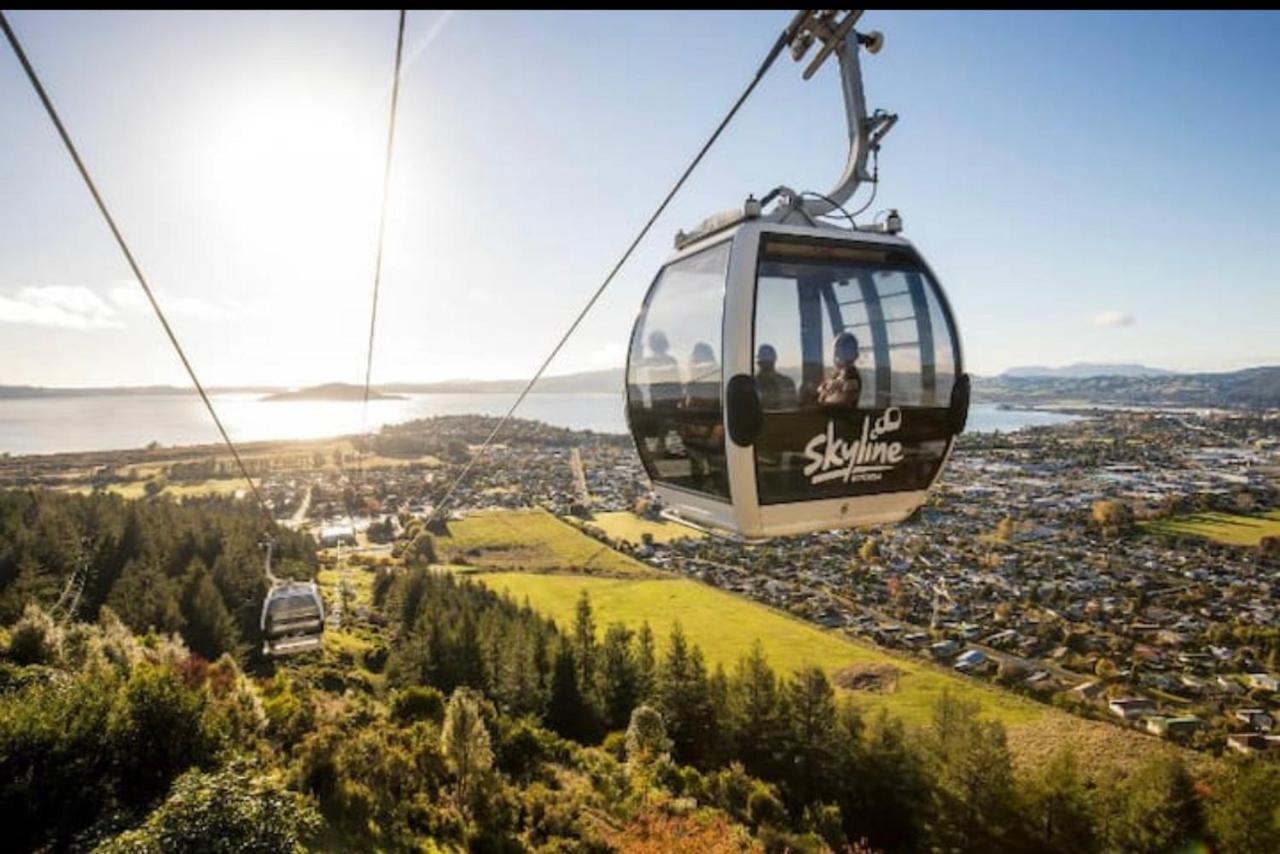 Skyline Mountain View Lodge Up To 16 People Rotorua Eksteriør bilde